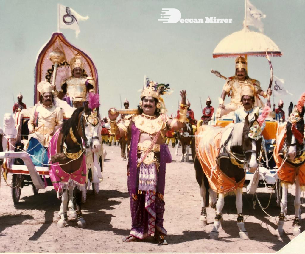 Ghatotkachudu movie still with Kaikala Satyanarayana and Rajasekhar