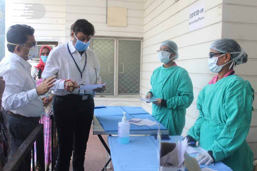 Actor Bala Krishna visits Basavatarakam Hospital on May Day