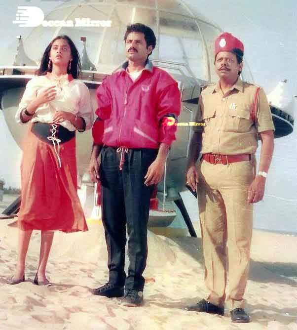 Mohini, Balakrishna and Suttivelu in the movie Aditya 369