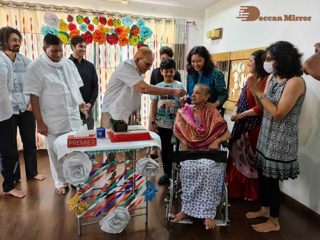 Superstar Krishna celebrating his Birthday with family and friends