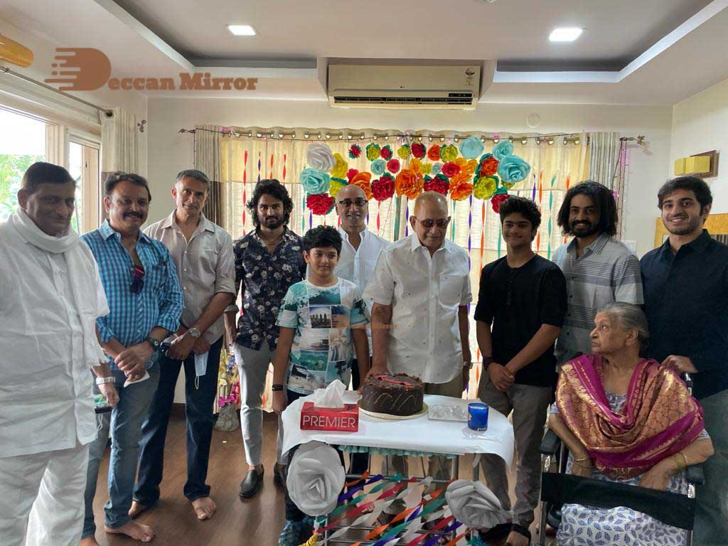 Superstar Krishna celebrating his Birthday with family and friends