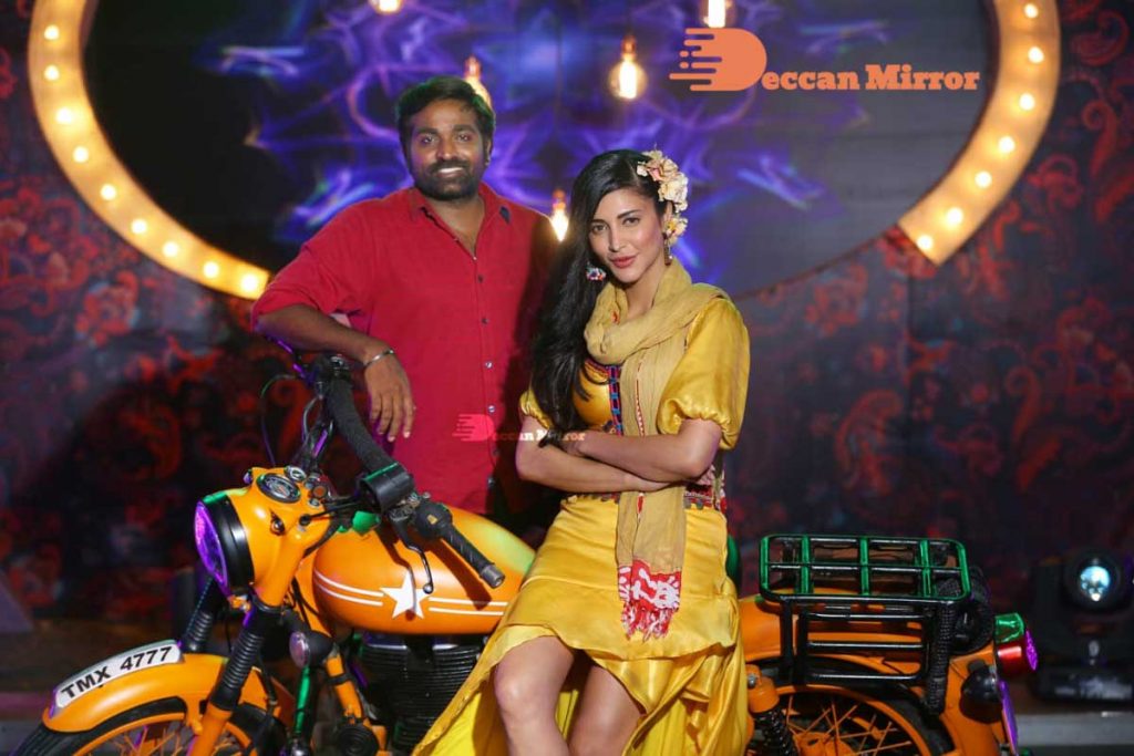 Laabam poster with Vijay Sethupathi and Shruti Haasan