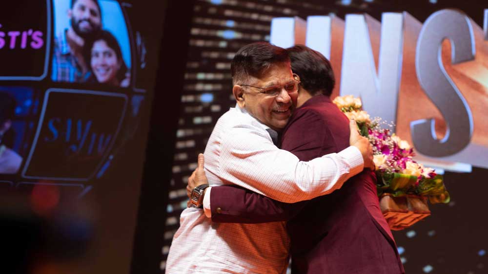 Allu-Aravind-hugs-Nandamuri-Balakrishna