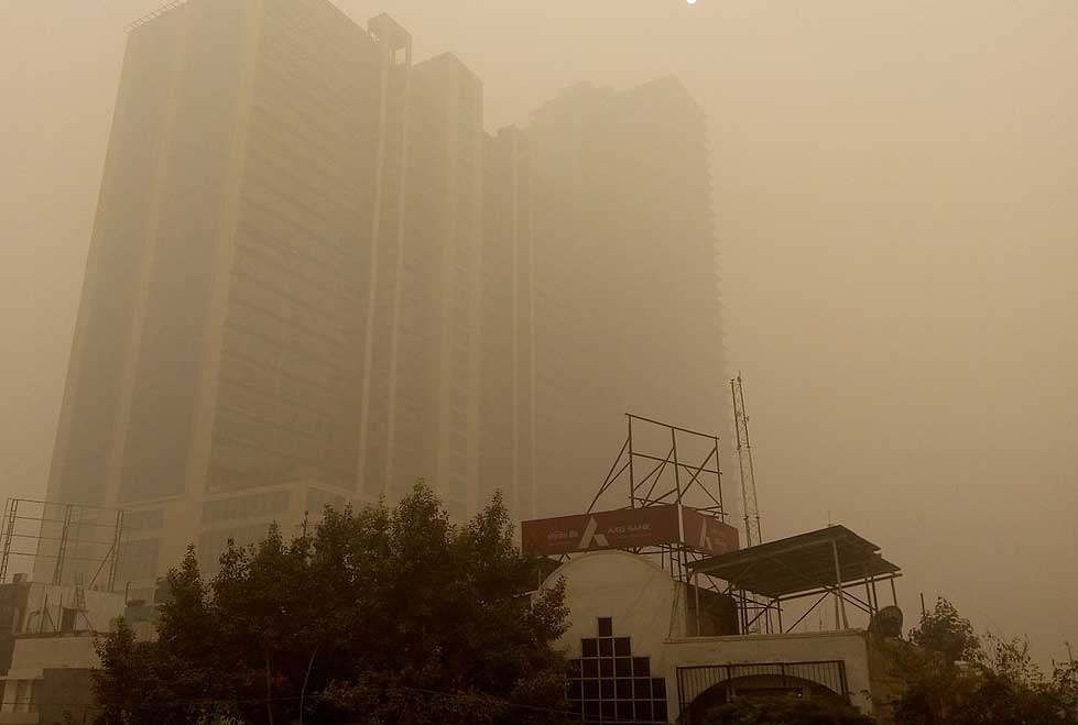 Dangerous_smog_in_Delhi