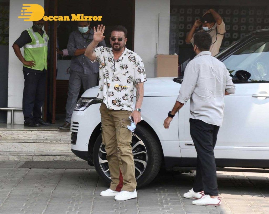 Sanjay-Dutt-leaving-to-Bengaluru-to-attend-KGF-2-trailer-launch