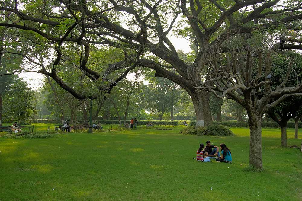 Victoria_Memorial_Gardens,_Calcutta,_India