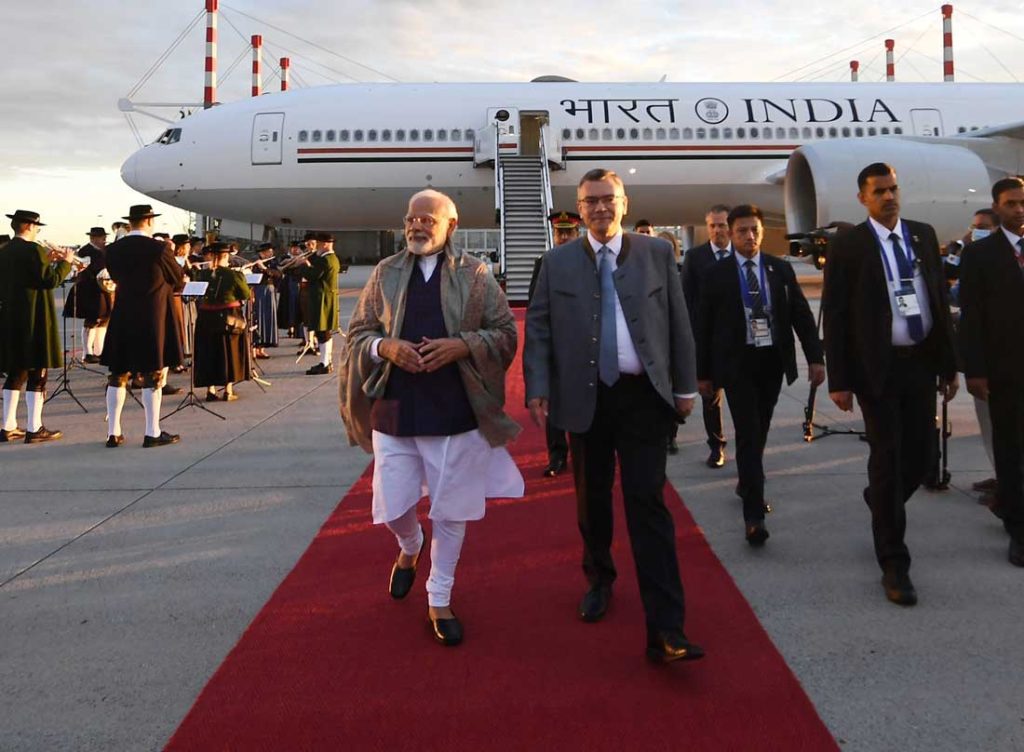 PM-Modi-lands-in-Munich