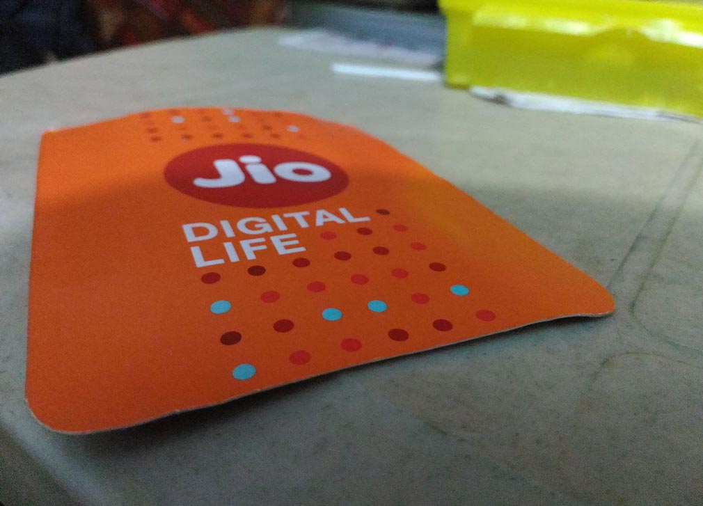 Jio_sim-with-cover