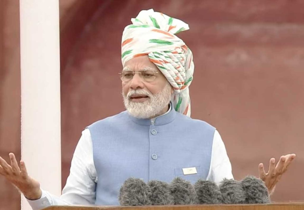 PM-Modi-delivering-speech-at-the-Red-Fort