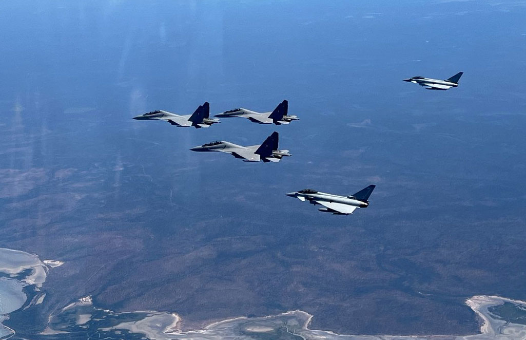 Sukhoi-and-Typhoon flying together