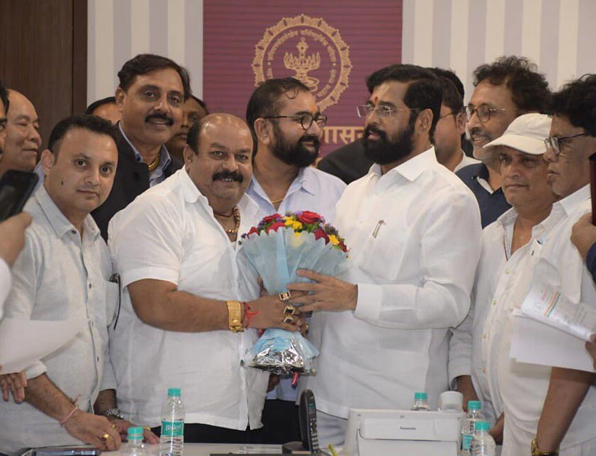 Shiv-Sena-regional-heads-with-Eknath-Shinde