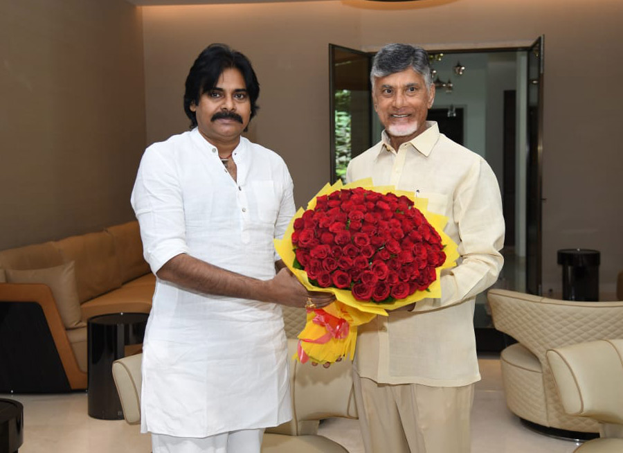 Pawan-Kalyan-meets-Chandrababu-Naidu