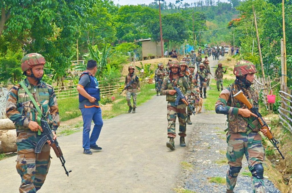 Indian-Army-patrolling-in-Manipur