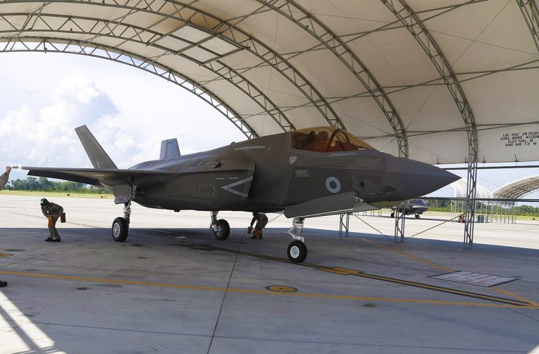 Why is the UK's modern F-35B fighter jet stranded in Kerala?