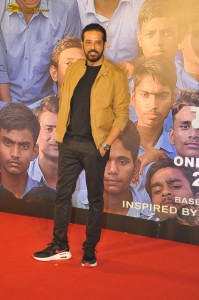 12th Fail Screening attended by Vikrant Massey, Medha Shankar, Raashi Khanna, and Vidhu Vinod Chopra