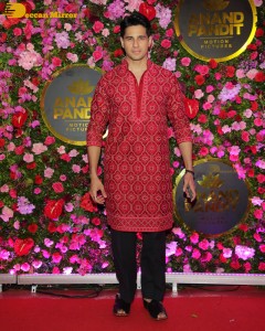 Bollywood Superstars Amitabh Bachchan, Akshay Kumar and Hrithik Roshan attend Anand Pandit's Diwali Party