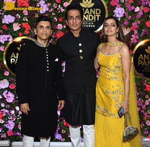 Bollywood Superstars Amitabh Bachchan, Akshay Kumar and Hrithik Roshan attend Anand Pandit's Diwali Party