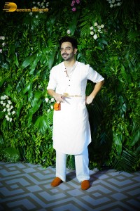 Kriti Sanon and Nupur Sanon's Diwali Party attended by Rakul Preet Singh and Ananya Panday