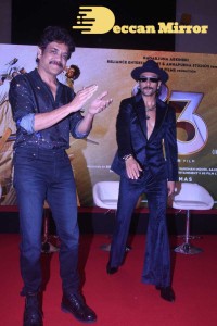 83 movie team interacts with media on December 23, 2021