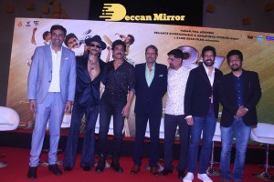 83 movie team interacts with media on December 23, 2021