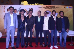 83 movie team interacts with media on December 23, 2021