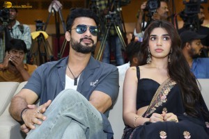 ARM (Ajayante Randam Moshanam) Pre-Release Function attended by Tovino Thomas, Krithi Shetty, and Aishwarya Rajesh