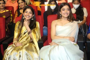 Sai Pallavi, Keerthy Suresh, Rashmika and Khushbu at the pre-release function of Aadavallu Meeku Johaarlu