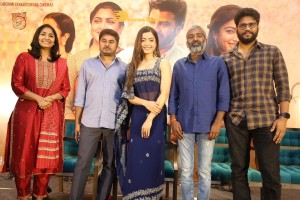 Pictures of Aadavallu Meeku Johaarlu Pre-Release Press Meet - attended by Rashmika Mandanna, Jhansi and others.