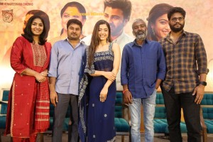 Pictures of Aadavallu Meeku Johaarlu Pre-Release Press Meet - attended by Rashmika Mandanna, Jhansi and others.