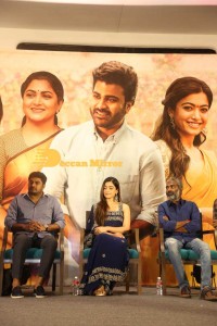 Pictures of Aadavallu Meeku Johaarlu Pre-Release Press Meet - attended by Rashmika Mandanna, Jhansi and others.