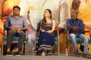 Pictures of Aadavallu Meeku Johaarlu Pre-Release Press Meet - attended by Rashmika Mandanna, Jhansi and others.