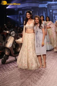 Aahana Kumra ramp walk at Bombay Times Fashion Week