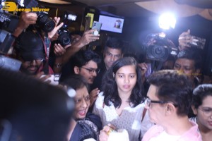 Aamir Khan eats Panipuri with fans while promoting Lal Singh Chaddha