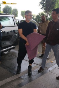 Bollywood Actor Aamir Khan travels with Family from Mumbai Airport
