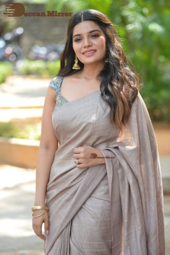 Aathmika Picture Gallery 1