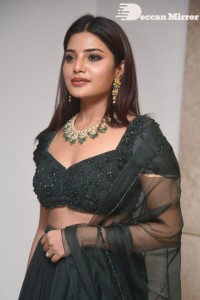 Aathmika-16
