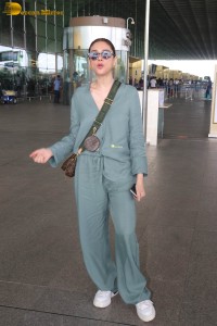 actress aditi rao hydari spotted at the airport