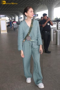 actress aditi rao hydari spotted at the airport