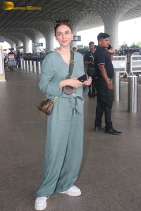 actress aditi rao hydari spotted at the airport