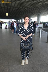 actress aditi rao hydari at airport