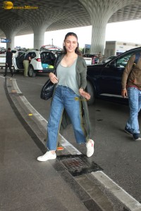 Aditi Rao Hydari gorgeous looks at mumbai airport