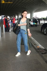Aditi Rao Hydari gorgeous looks at mumbai airport