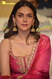 Aditi-Rao-Hydari-18