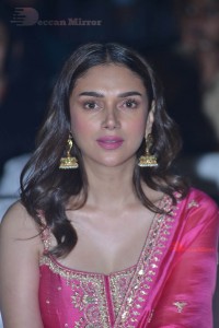 Aditi-Rao-Hydari-19