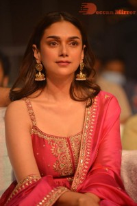 Aditi-Rao-Hydari-22