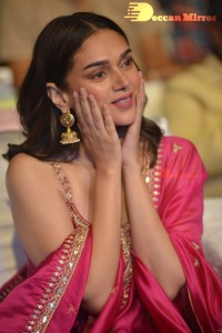 Aditi-Rao-Hydari-23