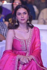 Aditi-Rao-Hydari-38