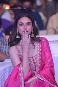 Aditi-Rao-Hydari-41