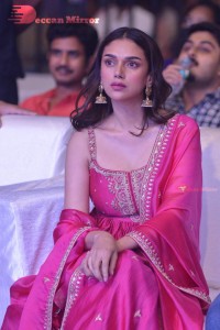Aditi-Rao-Hydari-44