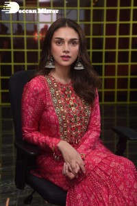 Aditi-Rao-Hydari-3